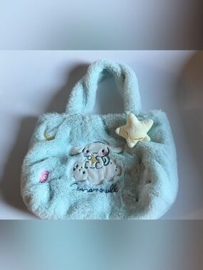 Hello kitty Sanrio and friends plush fuzzy bag. Pre-owned in very good condition